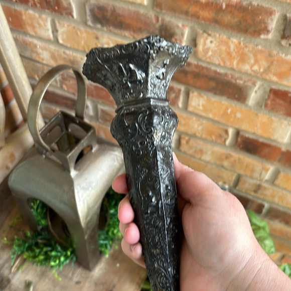 Antique silver plated Fluted Dutch Scene Vase with hexagon base - Picture 3 of 10